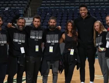 Survivor2: Οι Διάσημοι αγκαλιά με τον Γιάννη Αντετοκούνμπο (φωτο)